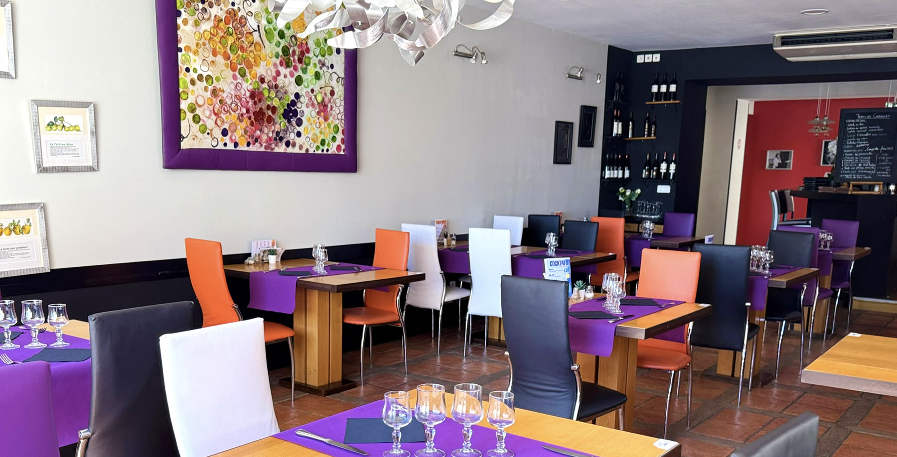 La salle du restaurant de l'Hôtel de France à Castelnaudary