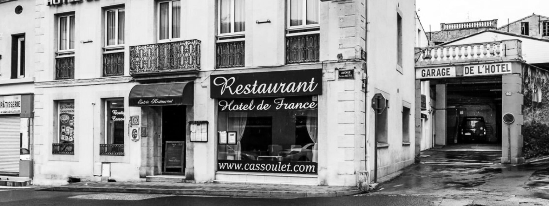 La devanture du restaurant Hotel de France, avenue Frederic Mistral a Castelnaudary